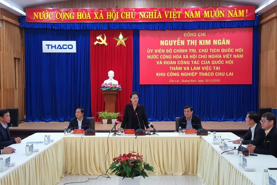 Chủ tịch Quốc hội thăm hỏi người dân vùng sạt lở huyện Phước Sơn - 3 Chủ tịch Quốc hội thăm hỏi người dân vùng sạt lở huyện Phước Sơn - 3