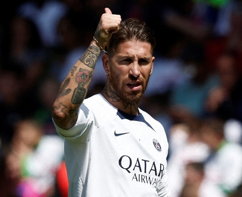 Tras Messi, el centrocampista Sergio Ramos dejó el PSG - 1