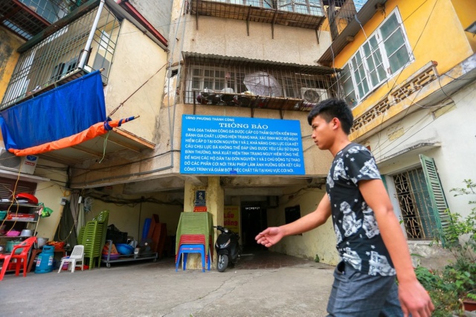 Cải tạo chung cư cũ ở Hà Nội: Vì sao vẫn chỉ là câu chuyện... trên giấy? - 2 Cải tạo chung cư cũ ở Hà Nội: Vì sao vẫn chỉ là câu chuyện... trên giấy? - 2