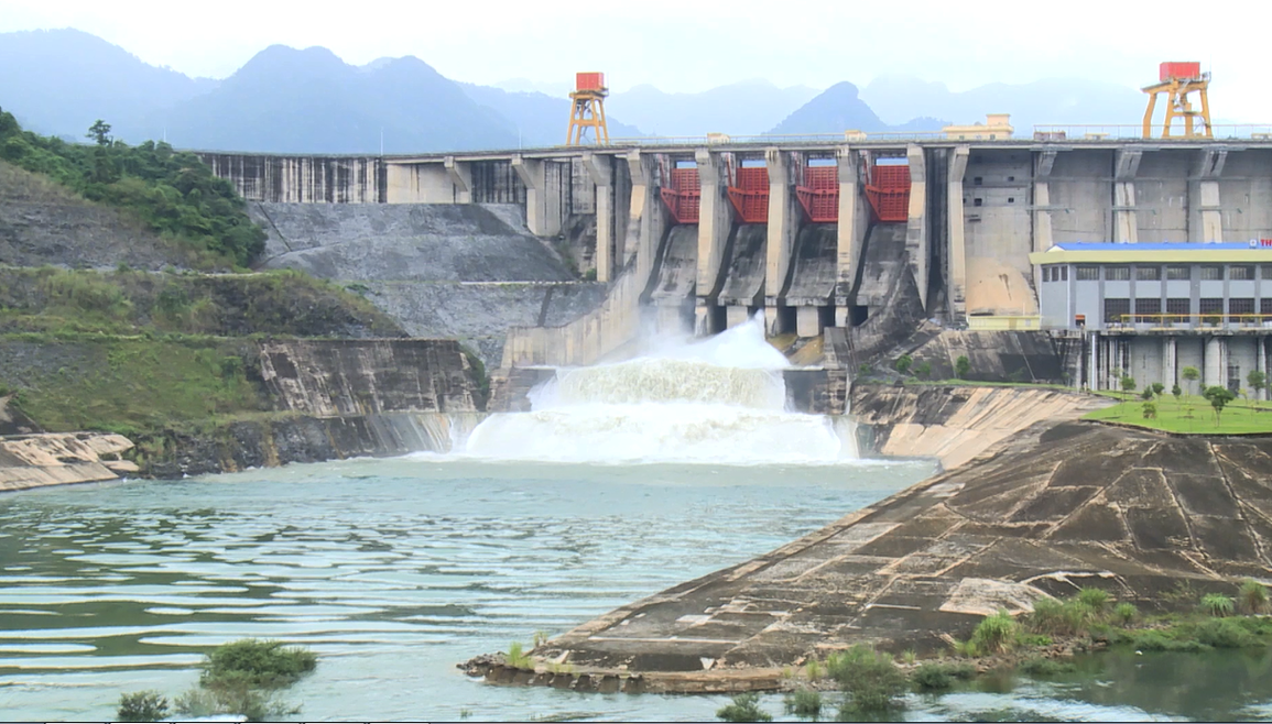 Chiều nay thủy điện Tuyên Quang xả lũ - 1 Chiều nay thủy điện Tuyên Quang xả lũ - 1