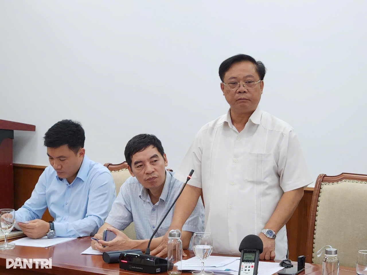 Du thuyền bắn pháo hoa sau vụ lật tàu là hành vi làm tổn thương cộng đồng - 1