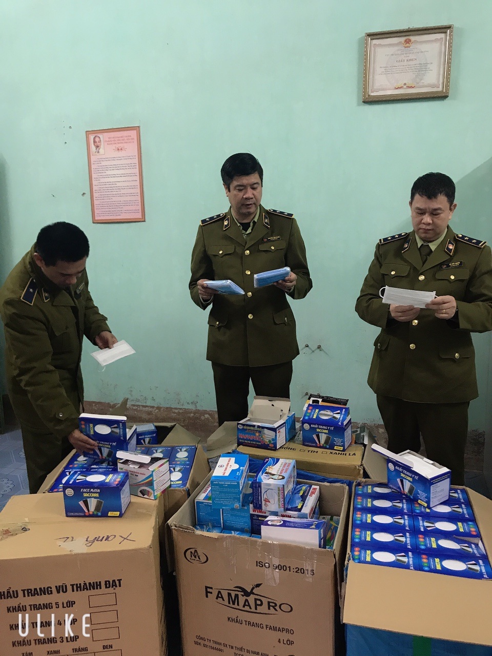 Thu giữ gần 150 nghìn khẩu trang y tế chuẩn bị xuất lậu sang Trung Quốc - 1 Thu giữ gần 150 nghìn khẩu trang y tế chuẩn bị xuất lậu sang Trung Quốc - 1