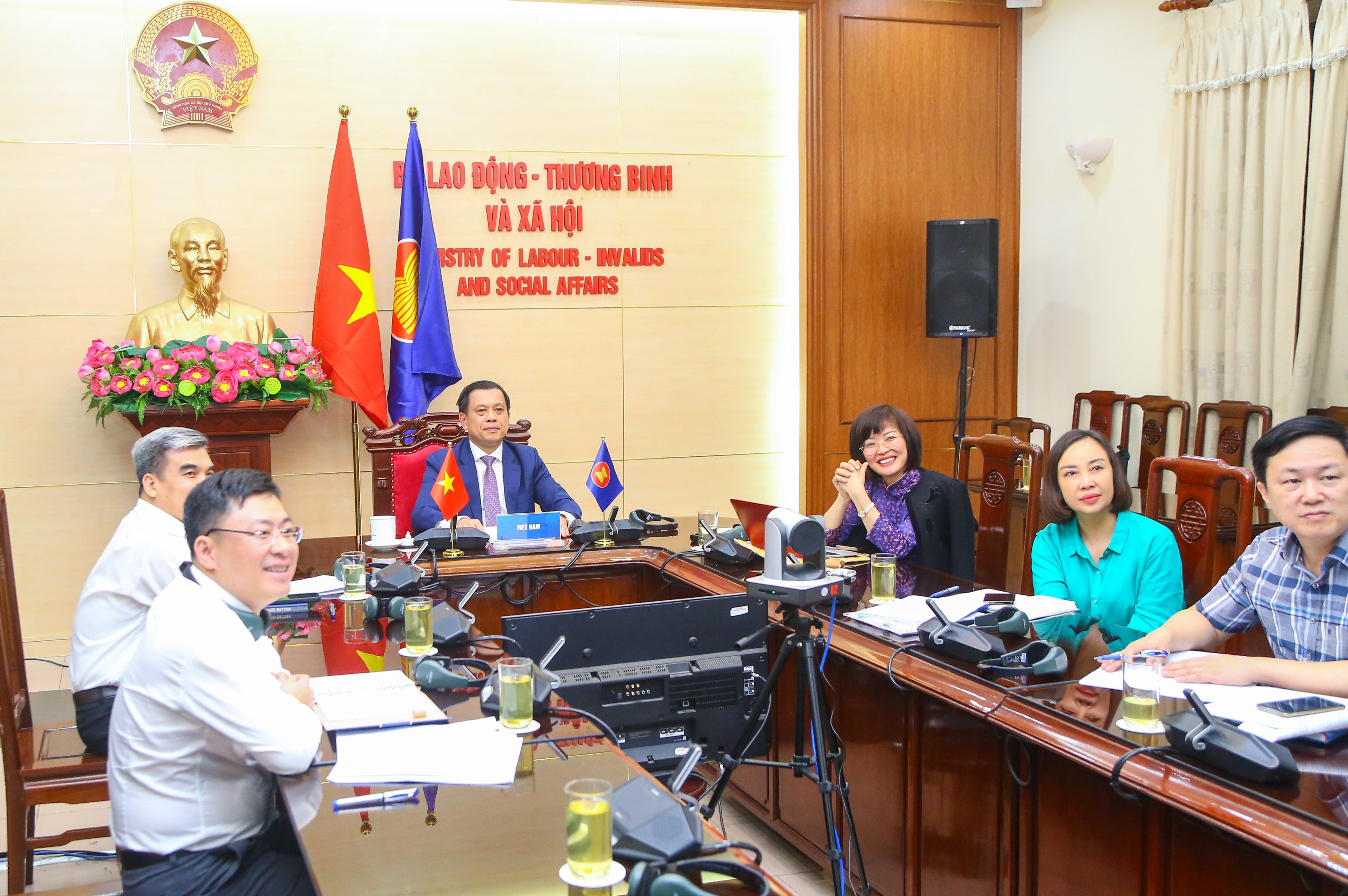 ទំនាក់ទំនងធានារ៉ាប់រងសង្គមជាមួយពលករចំណាកស្រុកក្នុង៥ប្រទេស - ១ Liên thông bảo hiểm xã hội với lao động di cư trong 5 nước - 1