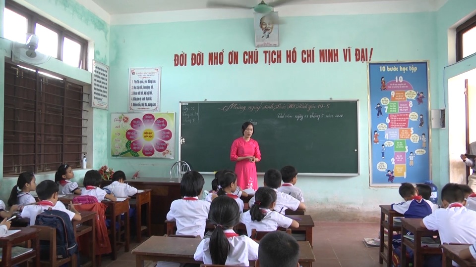 Cậu học trò 9 tuổi viết ước mơ bằng đôi chân tật nguyền - 1 Cậu học trò 9 tuổi viết ước mơ bằng đôi chân tật nguyền - 1