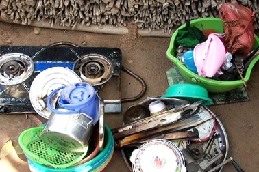 Sửa bình gas trong lúc nấu ăn, 2 người bỏng nặng