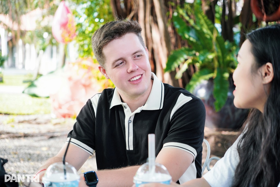 Anh Tây nói tiếng Việt như gió, gây sốt nhờ chuyện tình yêu xa với vợ - 3