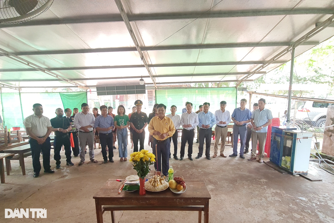 Khởi công xây điểm trường Dân trí giúp học sinh nghèo biên giới Việt - Lào - 6 Khởi công xây điểm trường Dân trí giúp học sinh nghèo biên giới Việt - Lào - 6
