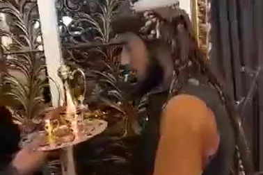 Video Taliban xông vào dinh thự nghi của tướng cấp cao Afghanistan