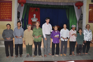 Món quà Dân trí làm ấm lòng các cụ già neo đơn