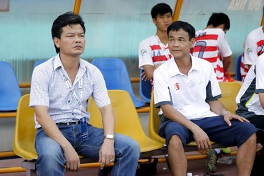 HLV Văn Sỹ chia tay Ninh Bình