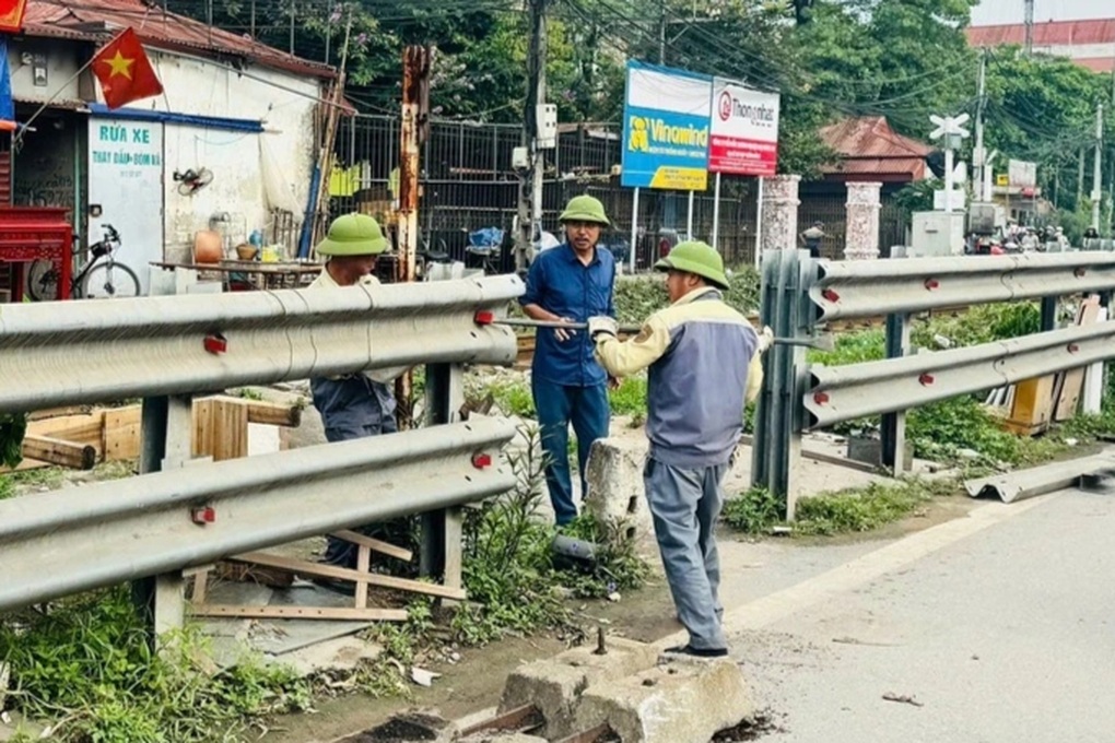 Tự mở lối đi qua đường sắt có thể bị phạt tới 40 triệu đồng - 1 Tự mở lối đi qua đường sắt có thể bị phạt tới 40 triệu đồng - 1