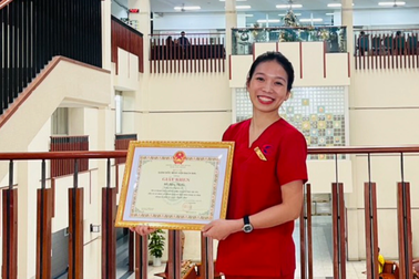 Điều dưỡng A9 cứu người trong quán ăn: "Định mệnh nhờ máy bay bị trễ"