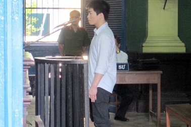 Đâm chết bạn học, lĩnh 6 năm tù