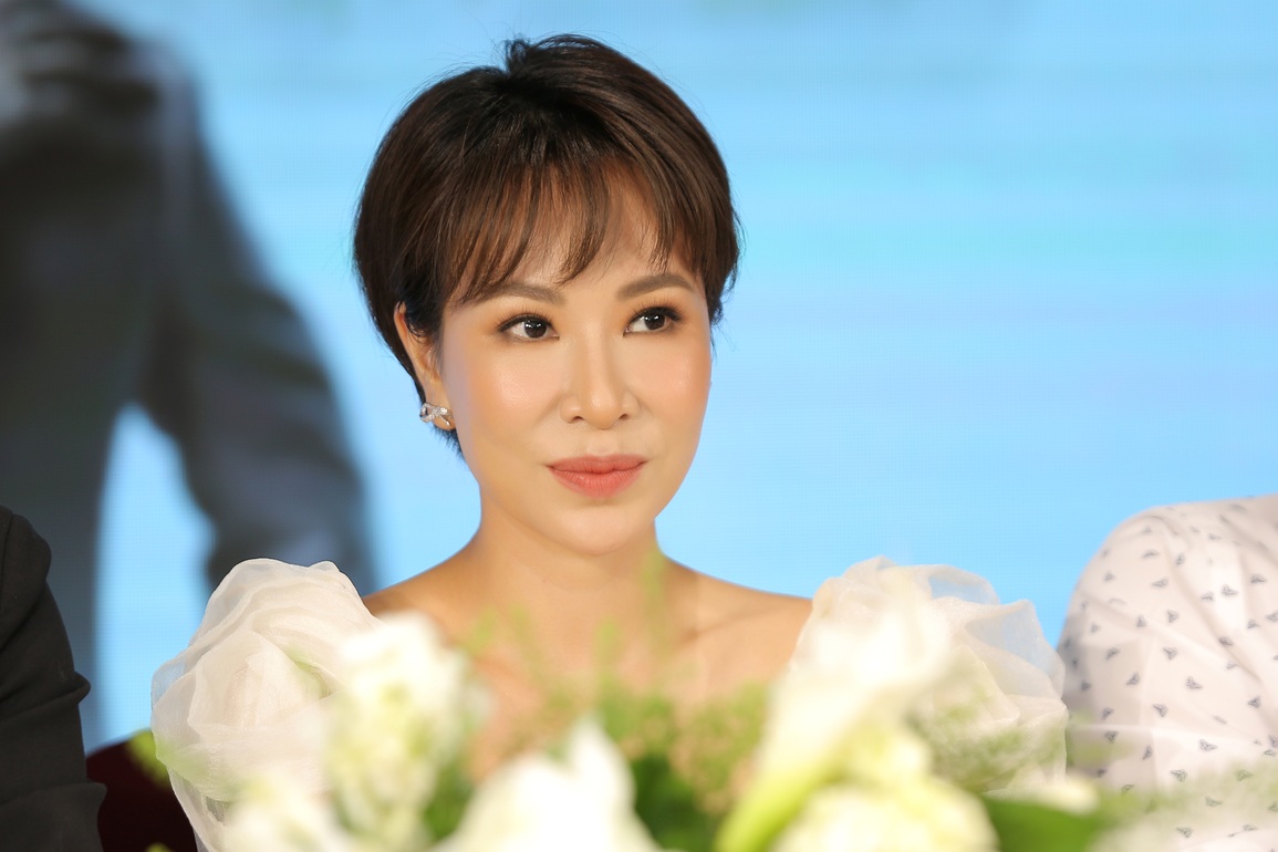 Hé lộ mối duyên đặc biệt của Uyên Linh và hoàng tử mưa Trung Quân Idol - 1 Hé lộ mối duyên đặc biệt của Uyên Linh và hoàng tử mưa Trung Quân Idol - 1