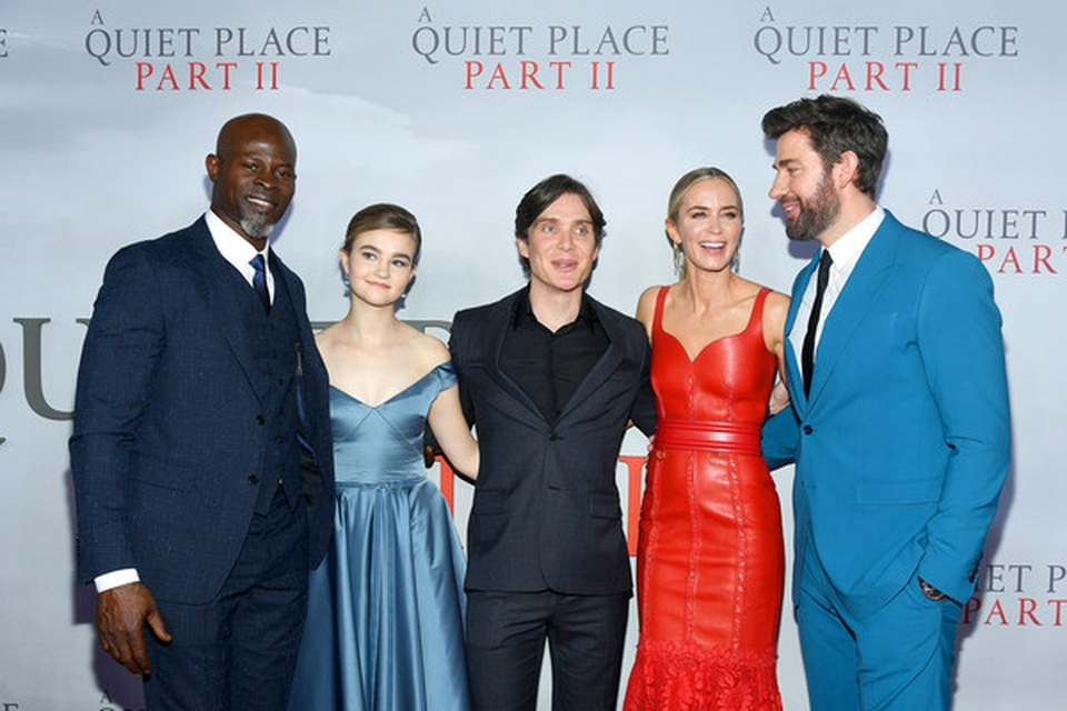 Emily Blunt rực rỡ với váy đỏ - 9 Emily Blunt rực rỡ với váy đỏ - 9