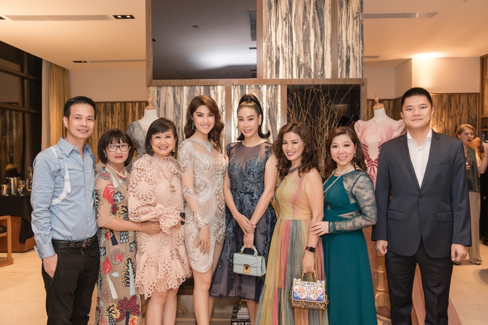 Hà Kiều Anh, Thu Hằng dự tiệc mừng show diễn của Hoàng Hải - 4 Hà Kiều Anh, Thu Hằng dự tiệc mừng show diễn của Hoàng Hải - 4