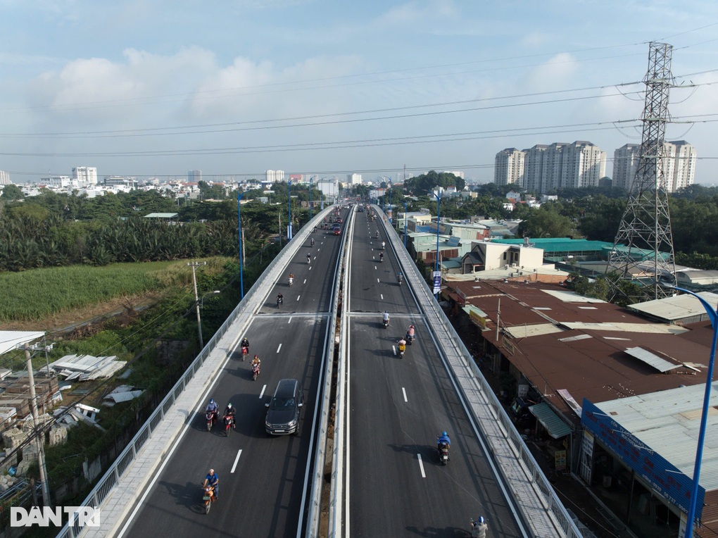 Thông xe cầu Năm Lý, xóa nút thắt cửa ngõ phía Đông TPHCM - 3 Thông xe cầu Năm Lý, xóa nút thắt cửa ngõ phía Đông TPHCM - 3