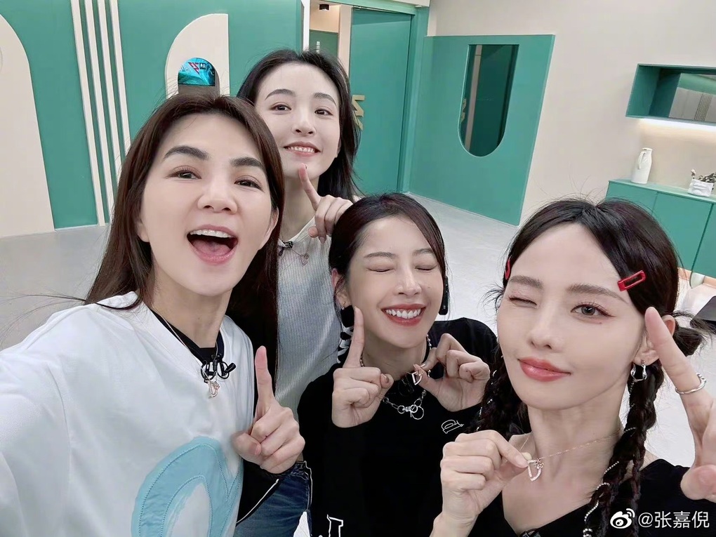 Chi Pu hé lộ hậu trường, tích cực quảng bá văn hóa Việt tại Đạp gió 2023 - 1 Chi Pu hé lộ hậu trường, tích cực quảng bá văn hóa Việt tại Đạp gió 2023 - 1
