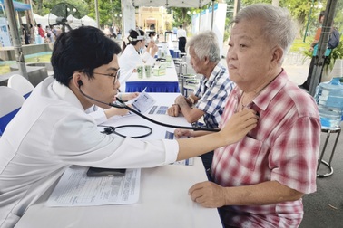 Bộ Y tế chỉ việc người cao tuổi cần làm để phòng bệnh