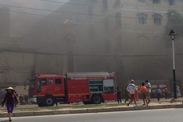 Công ty may tại Cần Thơ bất ngờ bùng cháy trở lại