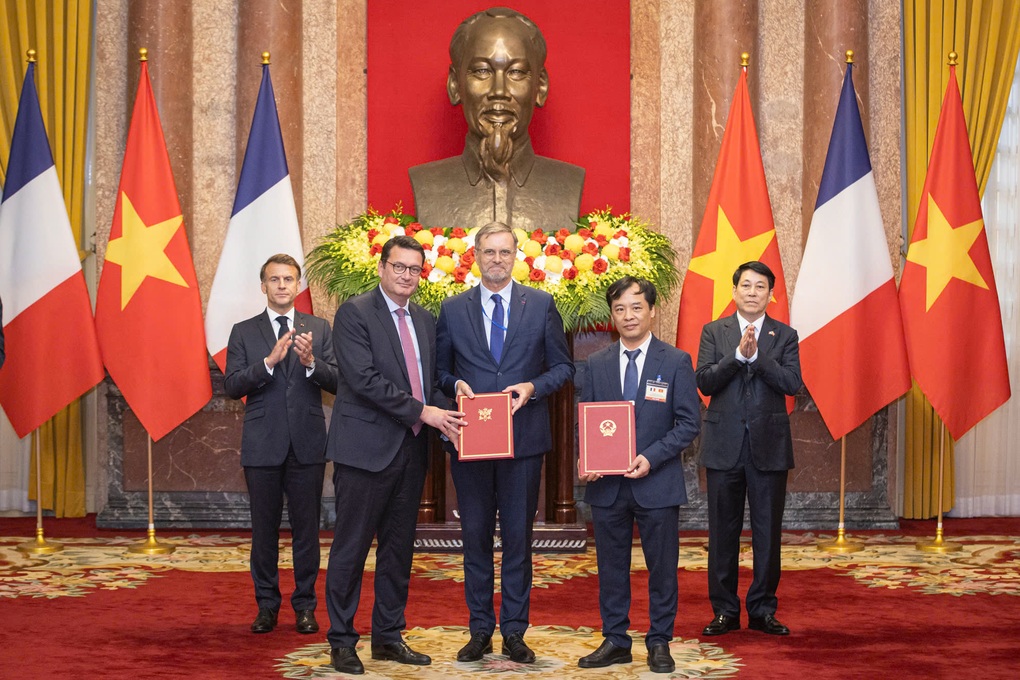 베트남과 프랑스, 우주 정복의 새로운 장을 쓰다 - 1 Việt Nam và Pháp viết tiếp chương mới trong chinh phục không gian - 1