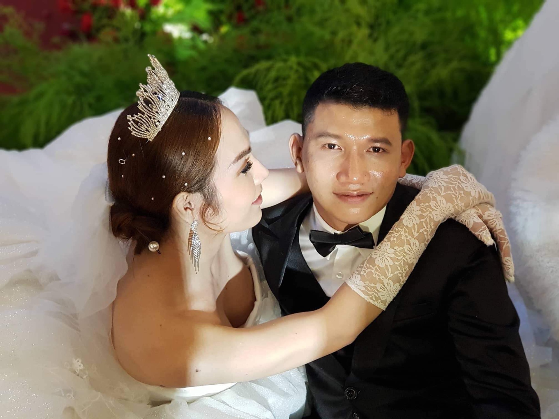 Ông bố 4 lần cạo đầu, ngỡ đánh con đến chết để ngăn 2 con trai chuyển giới - 8 Ông bố 4 lần cạo đầu, ngỡ đánh con đến chết để ngăn 2 con trai chuyển giới - 8