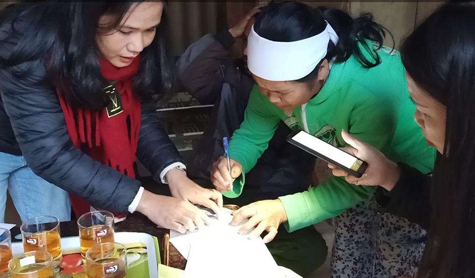 Hai bé mồ côi được bạn đọc giúp đỡ, ngỏ ý nhận về nuôi dưỡng - 3 Hai bé mồ côi được bạn đọc giúp đỡ, ngỏ ý nhận về nuôi dưỡng - 3