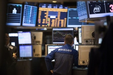 Thao túng giá, ngân hàng Anh bị phạt gần nửa tỷ USD