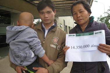 Bé Bùi Đức Duy tiếp tục nhận được hơn 14 triệu đồng