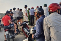 Nam thanh niên nhảy sông tự vẫn, để lại thư tuyệt mệnh trên cầu