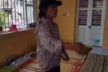 Người dân thôn Hoành chia sẻ về thời điểm chia tay các chiến sĩ CSCĐ bị giữ tại nhà văn hóa