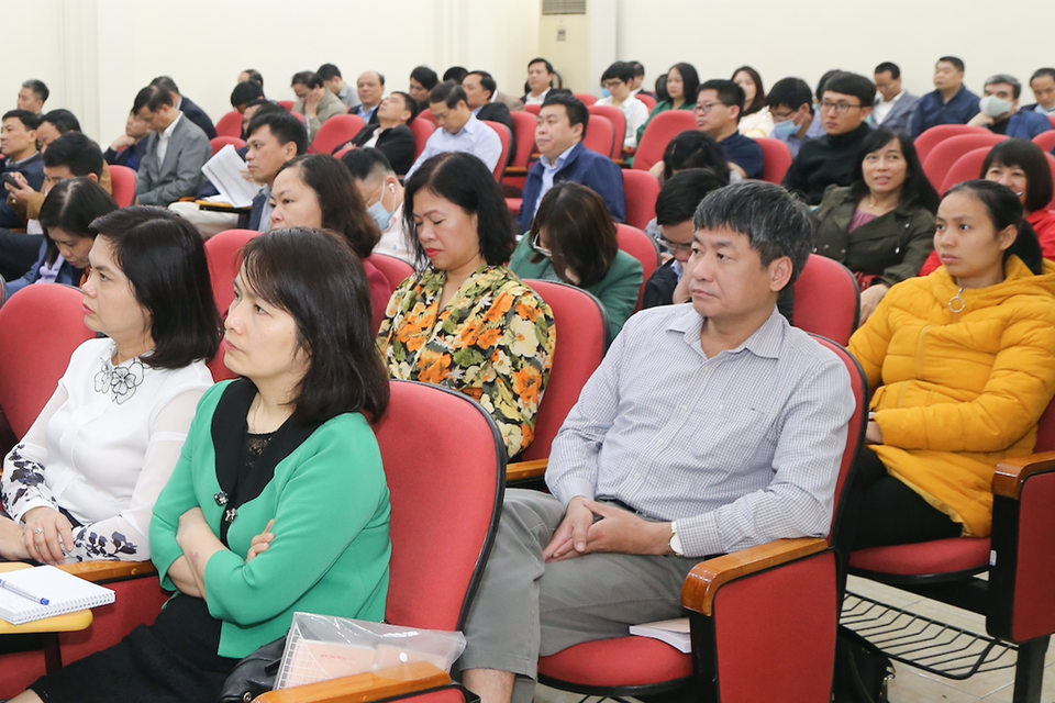 Cán bộ chủ chốt Bộ LĐ-TBXH học tập Nghị quyết Đại hội XIII của Đảng - 2 Cán bộ chủ chốt Bộ LĐ-TBXH học tập Nghị quyết Đại hội XIII của Đảng - 2