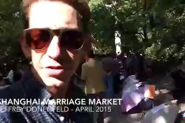 Bên trong khu chợ mai mối độc đáo ở Thượng Hải