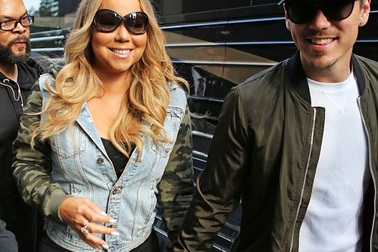 Tăng cân mất kiểm soát, Mariah Carey vẫn được "phi công trẻ" kém 20 tuổi yêu say đắm