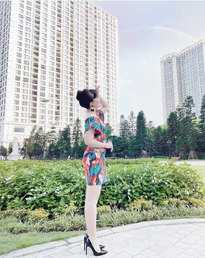 Danh hài Vân Dung khoe vóc dáng không thua kém người mẫu ở tuổi 44 - Ảnh 6. Danh hài Vân Dung khoe vóc dáng không thua kém người mẫu ở tuổi 44 - Ảnh 6.