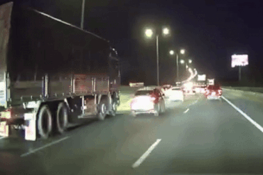 Tai nạn vì điểm mù xe cỡ lớn: Chuyện nhắc mãi cũng không thừa