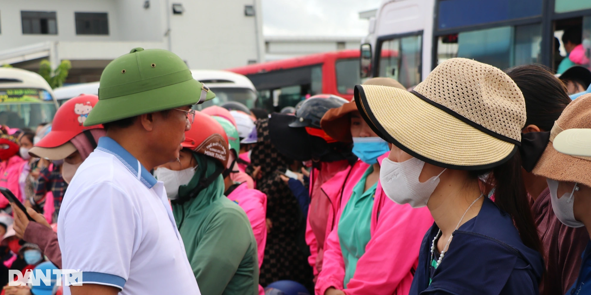 5.000 công nhân ngừng việc: Tỉnh ủy chỉ đạo, công nhân vẫn chưa vào xưởng - 3 5.000 công nhân ngừng việc: Tỉnh ủy chỉ đạo, công nhân vẫn chưa vào xưởng - 3