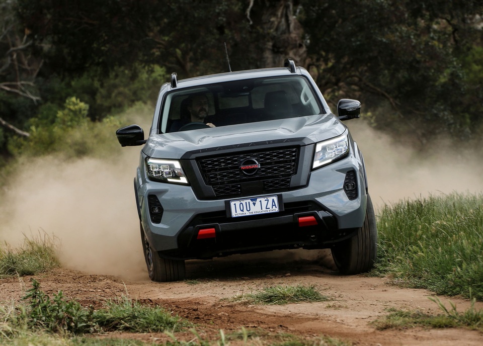 Nissan Navara 2021 xuất kích, sẵn sàng đấu với Ford Ranger - 10 Nissan Navara 2021 xuất kích, sẵn sàng đấu với Ford Ranger - 10
