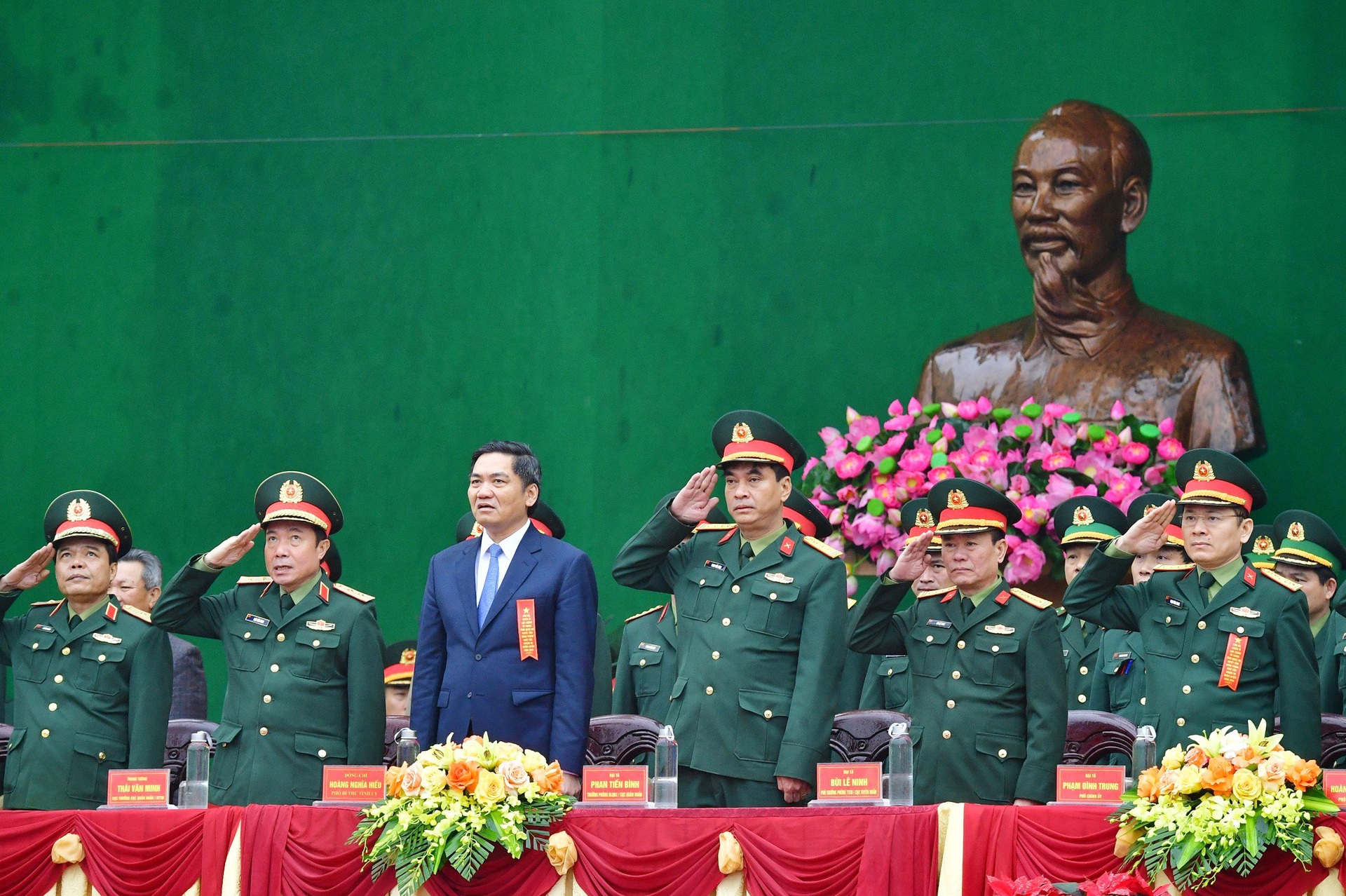 Lực lượng vũ trang phô diễn sức mạnh trong lễ ra quân huấn luyện - 2 Lực lượng vũ trang phô diễn sức mạnh trong lễ ra quân huấn luyện - 2