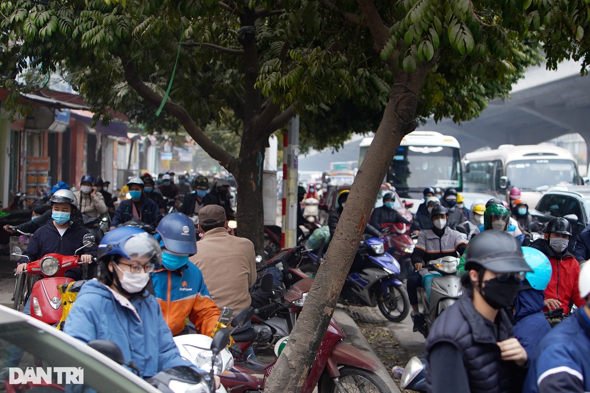 Đường vành đai 3 ùn tắc khi người dân đổ về Hà Nội trong ngày cuối nghỉ Tết - 6 Đường vành đai 3 ùn tắc khi người dân đổ về Hà Nội trong ngày cuối nghỉ Tết - 6