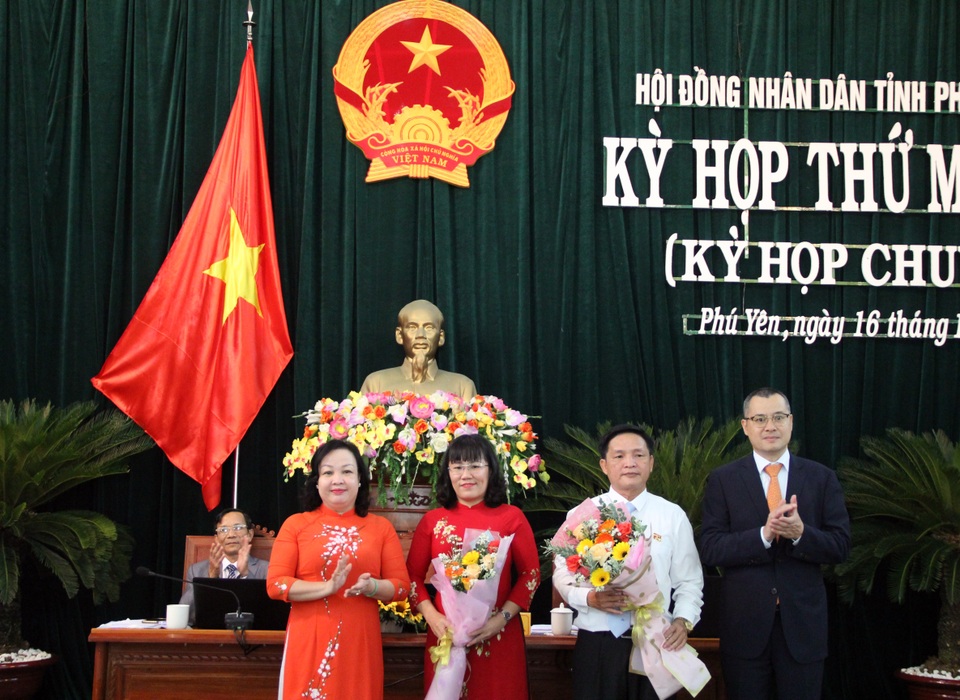 Ông Trần Hữu Thế được bầu làm Chủ tịch tỉnh Phú Yên - 6 Ông Trần Hữu Thế được bầu làm Chủ tịch tỉnh Phú Yên - 6