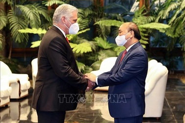 Chủ tịch Cuba chủ trì Lễ đón Chủ tịch nước Nguyễn Xuân Phúc