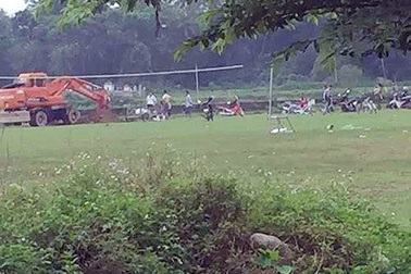 Chỉ đạo chôn lợn chết bừa bãi, 2 cán bộ bị kỷ luật cảnh cáo