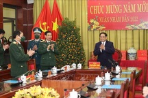 Thủ tướng kiểm tra công tác sẵn sàng chiến đấu của Quân chủng PK-KQ