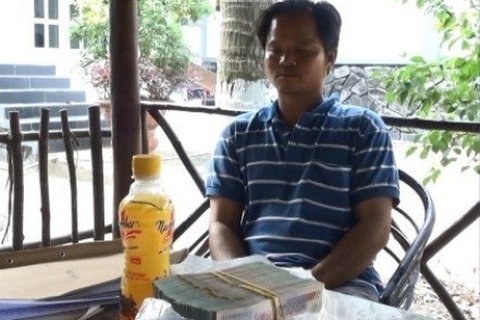 Vụ con ruồi đổi lấy 500 triệu: Luật pháp và văn hóa ứng xử với người tiêu dùng