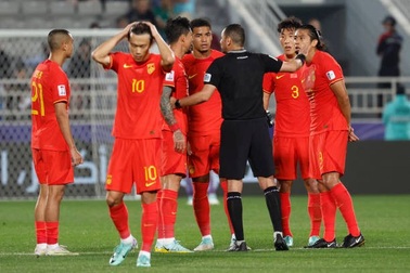 Bị VAR từ chối bàn thắng, tuyển Trung Quốc ra quân bạc nhược ở Asian Cup