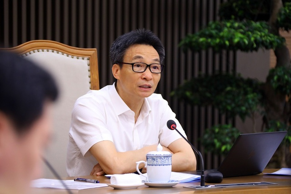 Phó Thủ tướng Vũ Đức Đam: Họp định kỳ để gỡ vướng cho doanh nghiệp dược - 1 Phó Thủ tướng Vũ Đức Đam: Họp định kỳ để gỡ vướng cho doanh nghiệp dược - 1