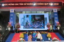 ĐH Luật TPHCM trao bằng danh dự cho sinh viên qua đời vì bệnh ung thư