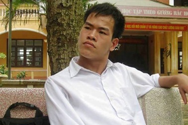 Liệt giường 9 năm, thi đậu 2 trường đại học