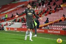 Fernandes phung phí "cơ hội vàng", Man Utd chia điểm trên sân Liverpool